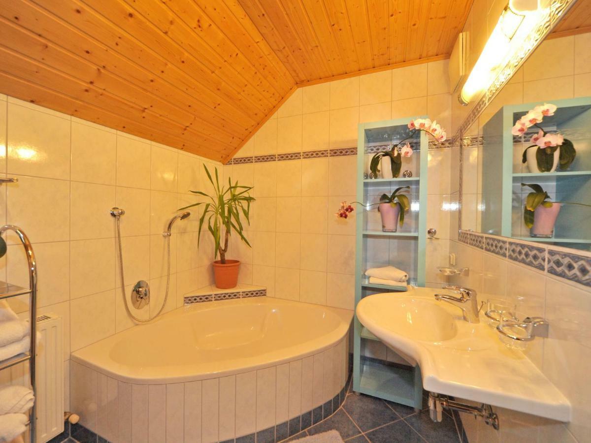 Haus Lindenkreuz Apartment Bad Kleinkirchheim Luaran gambar
